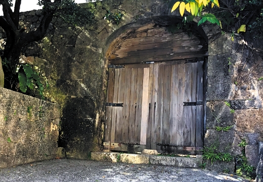 上天妃宮跡の石門