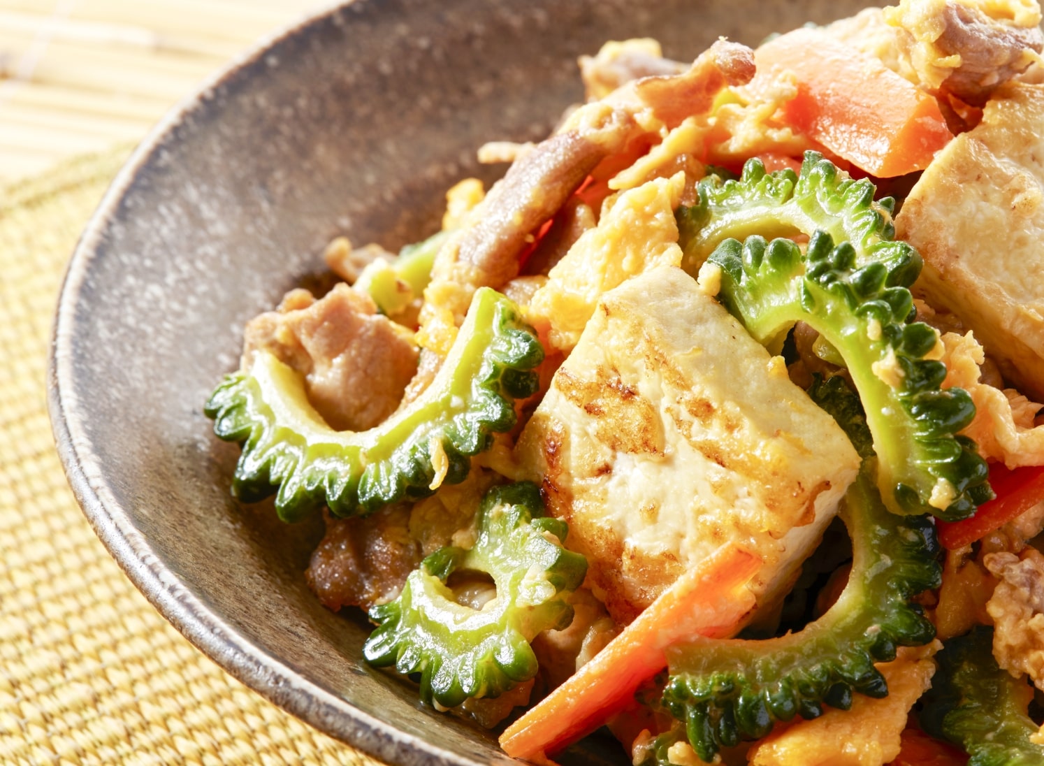 世替わりを経て、今もなお連綿と続く食文化と芸能